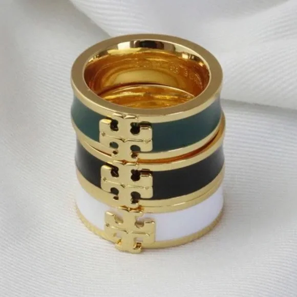 TORY BURCH • Green Kira Enamel Band Logo Ring - Picture 4 of 8